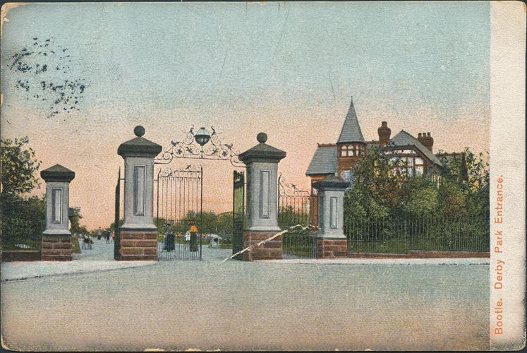 A view from Oxford Road showing the entrance gates and lodge to Derby Park, taken between 1902 and 1905.